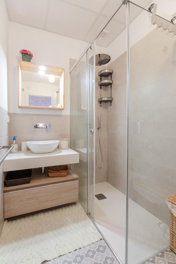 Honeymoon Apartment *
